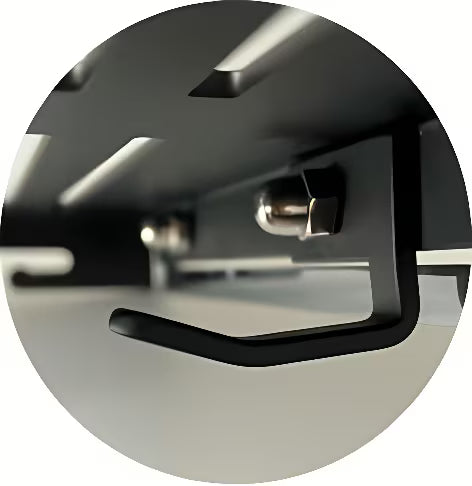 Półka narożna Ravak Slim C w wykończeniu satin/chrom z perforowaną powierzchnią i dolnymi haczykami