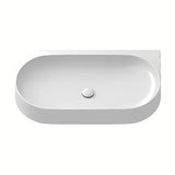 Biała ceramiczna umywalka wpuszczana w blat Ravak Yard 80,5x50 cm o minimalistycznej formie, z półką