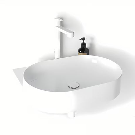 Biała ceramiczna umywalka wisząca Ravak Yard 60 bez przelewu z otworem pro na baterię stojącą.