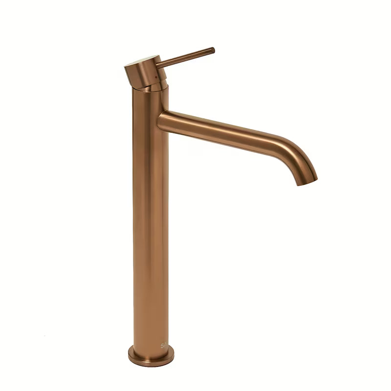 Wysoka jednouchwytowa bateria umywalkowa SAT Aurum w wykończeniu rose gold brushed o okrągłym designie