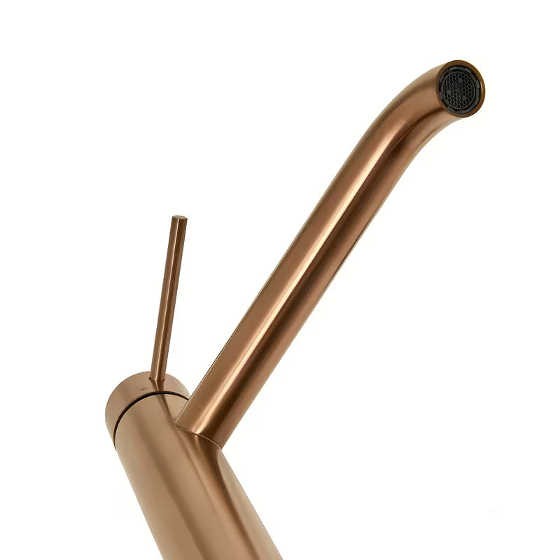 Wysoka jednouchwytowa bateria umywalkowa SAT Aurum w wykończeniu rose gold brushed o okrągłym designie