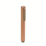 Słuchawka prysznicowa SAT Aurum w wykończeniu rose gold brushed, o okrągłym designie i ergonomicznym uchwycie.