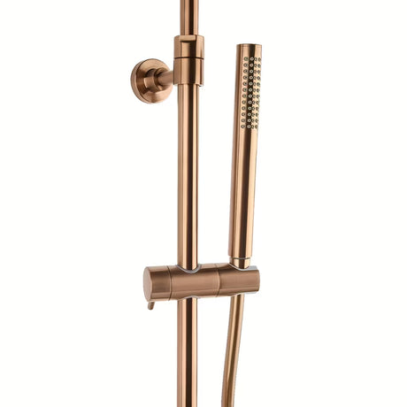System prysznicowy SAT Aurum z baterią termostatyczną w wykończeniu rose gold brushed z deszczownicą i słuchawką prysznicową.