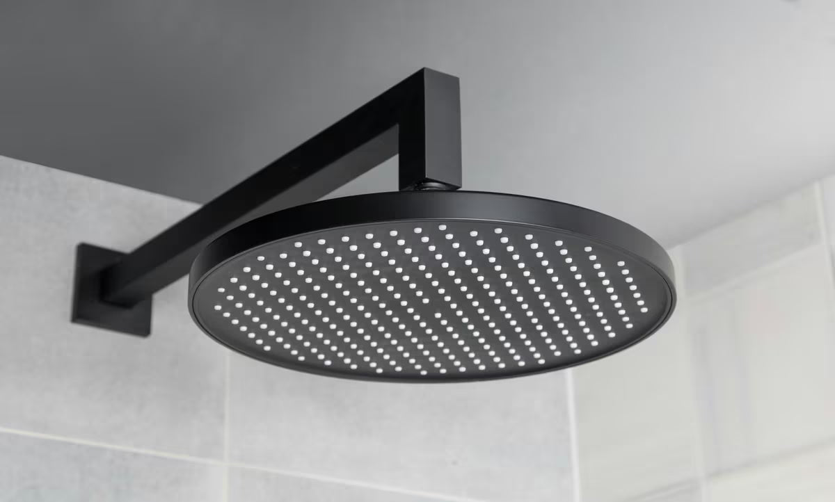 Deszczownica  SAT B-Way w wykończeniu czarny mat, o średnicy 25,4 cm