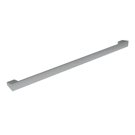 Chromowany uchwyt SAT Cube o minimalistycznym designie pro meble łazienkowe