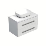 Chromowany uchwyt SAT Cube o minimalistycznym designie pro meble łazienkowe