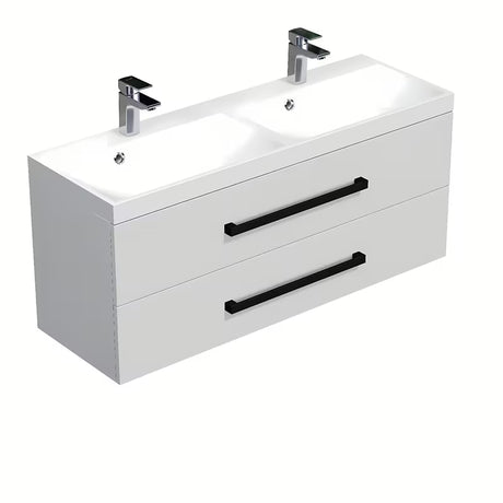 Wisząca szafka łazienkowa SAT Cube Way z podwójną umywalką 120x40 cm, biały połysk z czarnymi uchwytami.