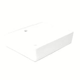 Biała ceramiczna umywalka wisząca SAT Cube Way 60x46 cm o asymetrycznym designie z półką po prawej stronie.