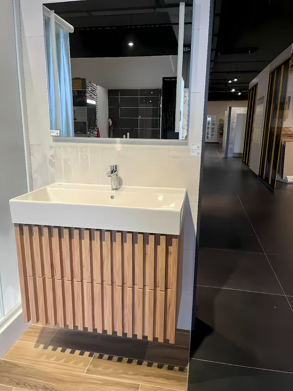 Wisząca szafka łazienkowa z umywalką ceramiczną SAT Delano w dekorze dąb mat z lamelami
