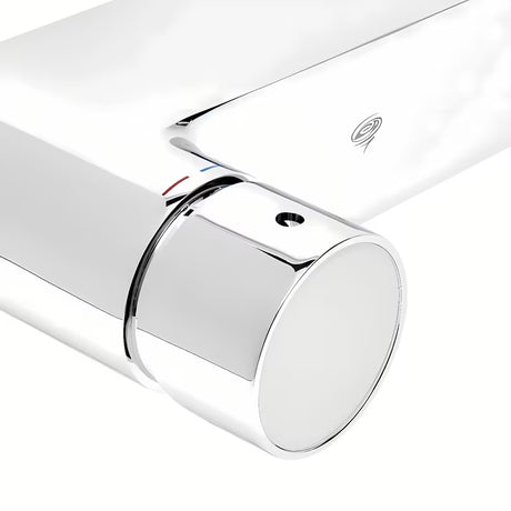 Ścienna bateria wannowa SAT Fusion w wykończeniu chrome z okrągłą dźwignią z białego szkła