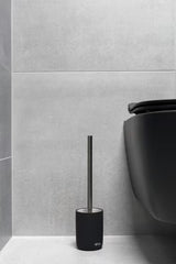 Wolnostojący  SZCZOTKA do Wc SAT Infinitio w matowym czarnym wykończeniu z gumowanej ceramiki.