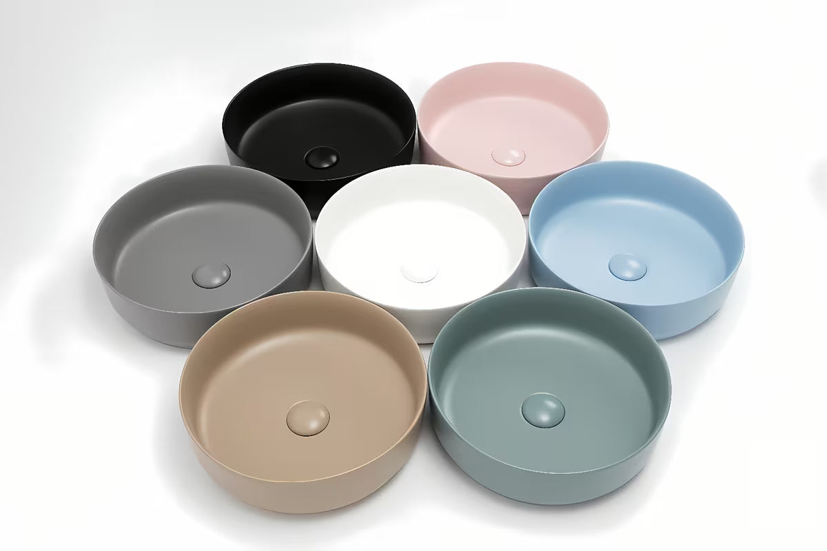 Matowa niebieska ceramiczna umywalka nablatowa  SAT Infinitio 39x39 cm bez przelewu