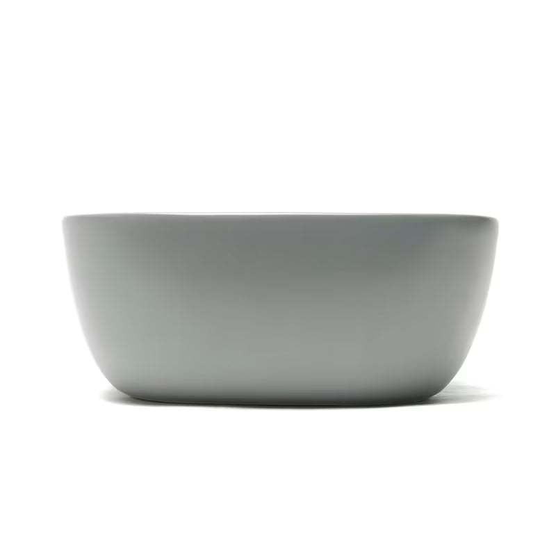 Matowobiałe ceramiczne umywalka nablatowa  SAT Infinitio bez przelewu o wymiarach 45,5x32,5 cm.
