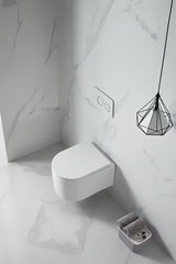Białe miska WC wisząca SAT z bezkołnierzowym spłukiwaniem Rimless i deską soft Close.