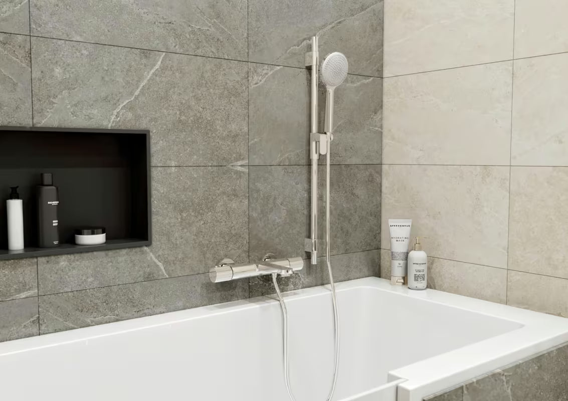 Termostatyczna ścienna bateria wannowa SAT Chrome w wykończeniu chrom z blokadą bezpieczeństwa 38 °C