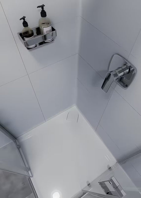 Chromowana łazienkowa półka SAT Chrome z litego mosiądzu z logo SAT