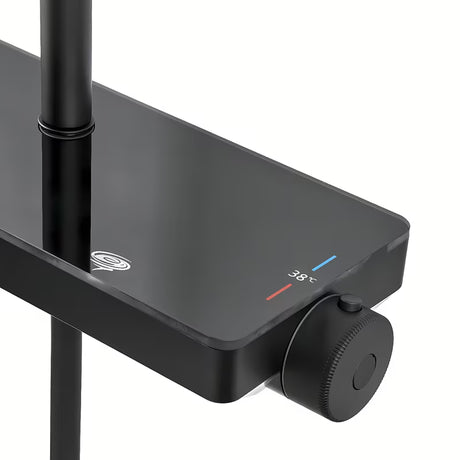 Czarny mat system prysznicowy SAT z baterią termostatyczną, z deszczownicą i słuchawką prysznicową z trzema strumieniami.