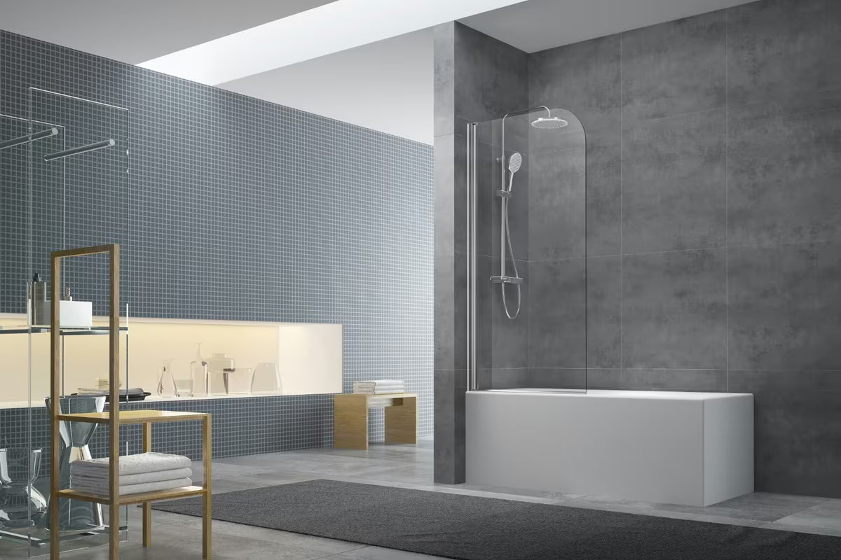 Parawan nawannowy SAT Chrome z profilem chrom, panelem obrotowym i szkłem z powłoką EasyClean, wysokość 150 cm.
