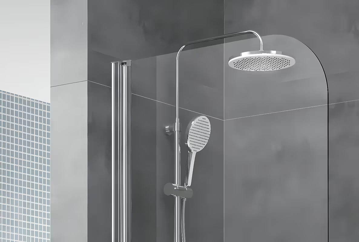 Parawan nawannowy SAT Chrome z profilem chrom, panelem obrotowym i szkłem z powłoką EasyClean, wysokość 150 cm.