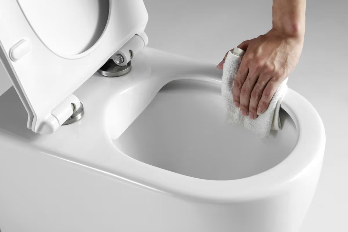 Zestaw WC podtynkowy SAT ze stelażem do zabudowy, spłuczką TECE i deską duroplastową z soft Close