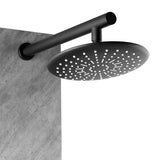 Hydromasażowy panel prysznicowy SAT Stoneshower w kolorze czarnym z dekorem kamienia, z deszczownicą i słuchawką prysznicową.