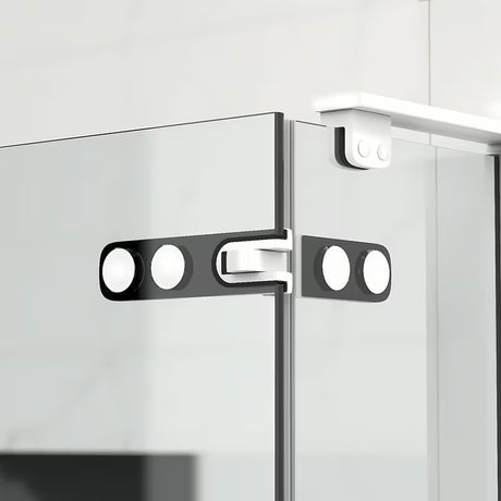 Kwadratowa kabina prysznicowa SAT TGD New 90x90 cm w matowej bieli z przezroczystym szkłem i drzwiami na zawiasach.
