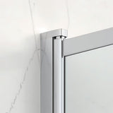 Parawan nawannowy SAT Vision 140x120 cm z chromowanym profilem i przezroczystym szkłem pro kąpiel pod prysznicem w wannie.
