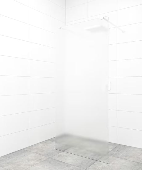 Walk-in parawan prysznicowy SAT Walk-in 100 cm z przezroczystego szkła bezpiecznego z białymi ramionami mocującymi.