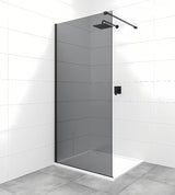 SAT Walk-in ścianka prysznicowa Walk‑in- 110 cm w czarnym wykończeniu z nieprzezroczystym szkłem dymionym.