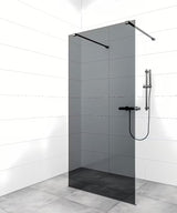 SAT Walk-in ścianka prysznicowa Walk‑in- 110 cm w kolorze czarnym, z transparentnym szkłem i bezramową konstrukcją.