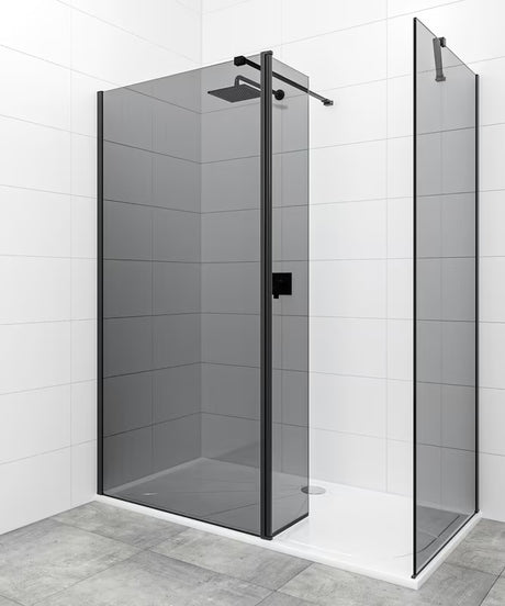 SAT Walk-in ścianka prysznicowa Walk‑in- 140 × 90 cm w kolorze czarnym z nieprzezroczystym szkłem dymionym i ścianką obrotową.