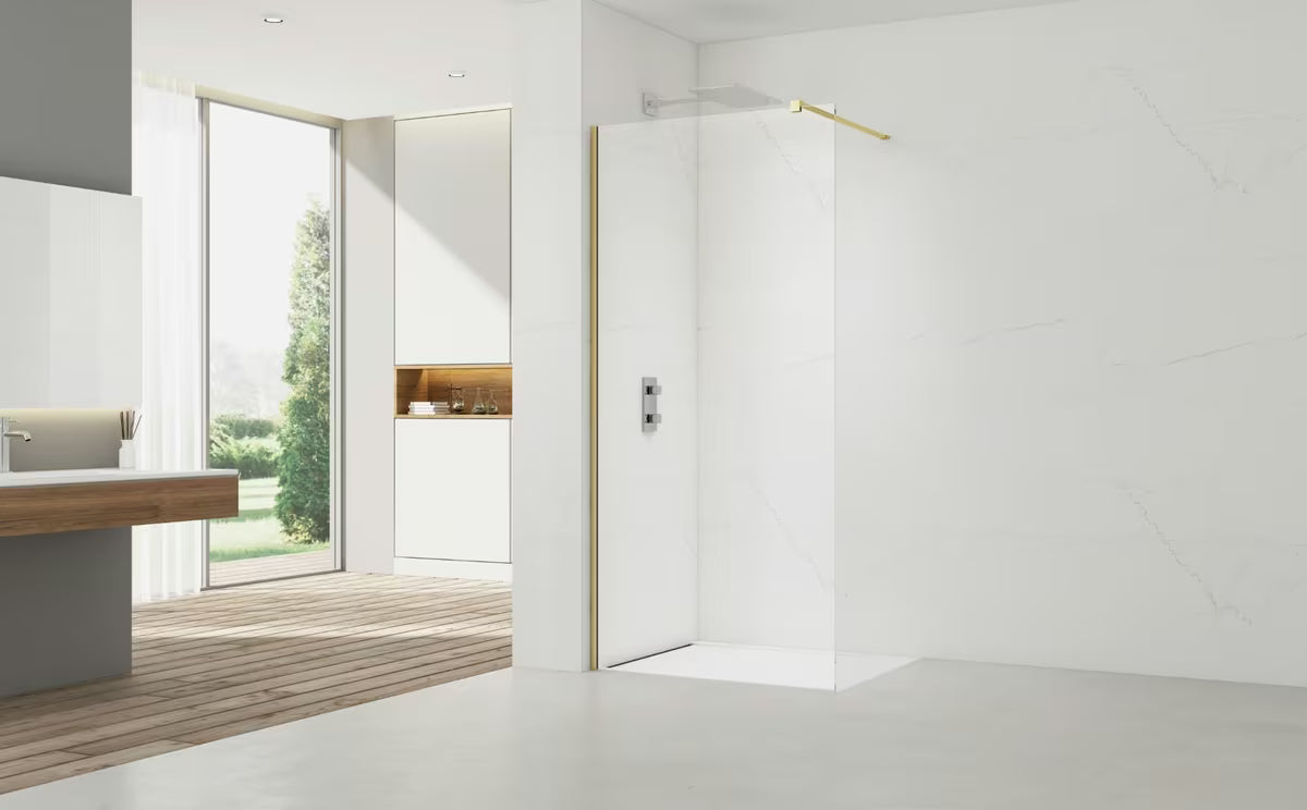 SAT Walk-in ścianka prysznicowa Walk‑in- 150 cm w wykończeniu mosiężnym z przezroczystym szkłem i powłoką Easy Clean
