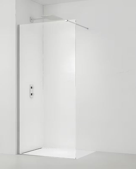 Ścianka prysznicowa SAT Walk-in 60x200 cm z przezroczystym szkłem i profilami w połyskującym chromie.