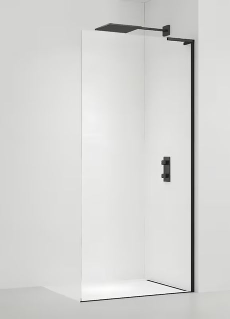 Walk-in parawan prysznicowy SAT Walk-in 90 cm w kolorze czarny mat z przezroczystym szkłem i w wykonaniu bezramowym.