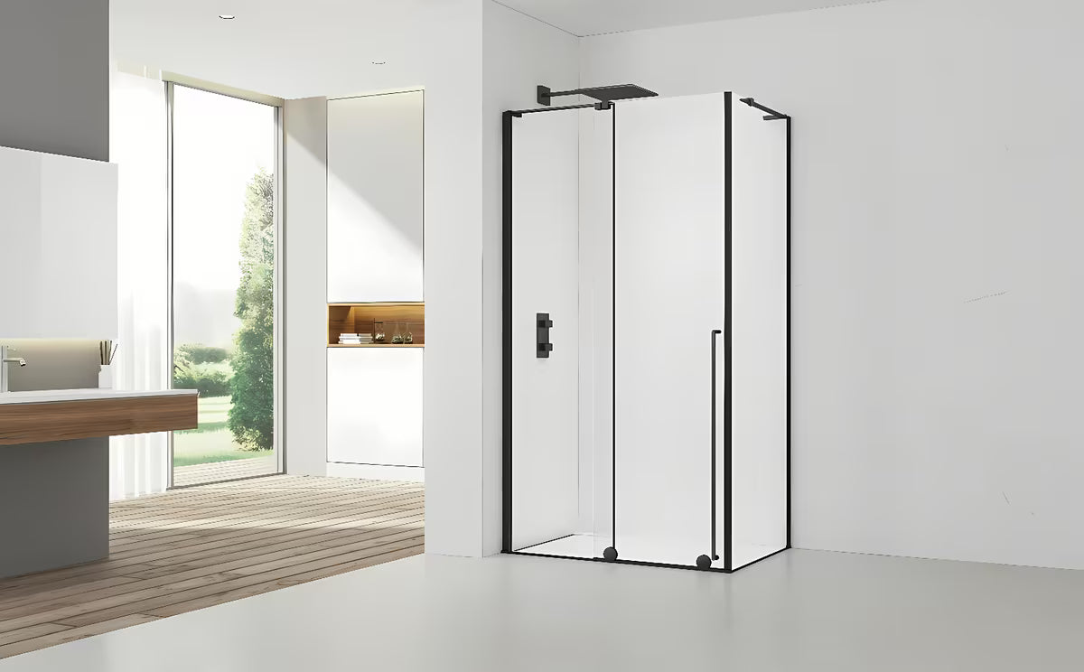 Kabina prysznicowa SAT Walk-In Xmotion 120x80 cm w kolorze czarnym, z drzwiami przesuwnymi i przezroczystym szkłem.