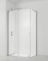 Kabina prysznicowa SAT Walk-In Xmotion 140x100 cm z drzwiami przesuwnymi, przezroczystym szkłem i błyszczącym chromem.