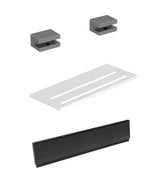 Zestaw akcesoriów łazienkowych SAT X-Way z półką, uchwytami i ściągaczką do szkła w nowoczesnym, minimalistycznym designie.