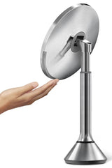 Lusterko kosmetyczne Simplehuman Dual Touch ze szczotkowanej stali nierdzewnej z oświetleniem LED Tru-lux i 5-krotnym powiększeniem.