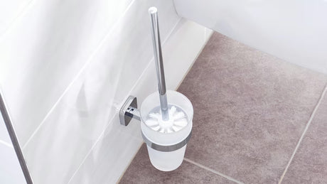 Chromowany ścienna SZCZOTKA do Wc Tesa Elegaant z pojemnikiem z matowego szkła i montażem bez wiercenia.