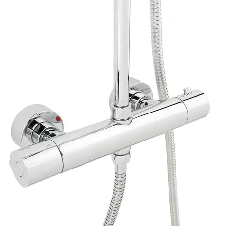 System prysznicowy Tres Base Plus z baterią termostatyczną w wykończeniu chrome z deszczownicą i słuchawką prysznicową.