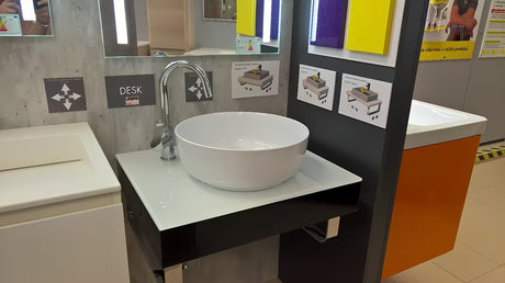 Biała umywalka nablatowa  SIKO Triomini Slim z cienkościennej ceramiki 38,5x38,5 cm bez przelewu