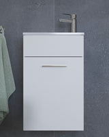 Biały zestaw mebli łazienkowych Vitra Mia z umywalką, szafką wiszącą, lustrem i oświetleniem LED