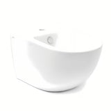Biały wiszący bidet vitra Shift z ukrytym mocowaniem ceramiki, bez widocznych zaślepek i otworów.
